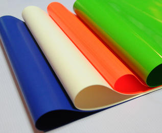Materiaali PVC-suojapeite